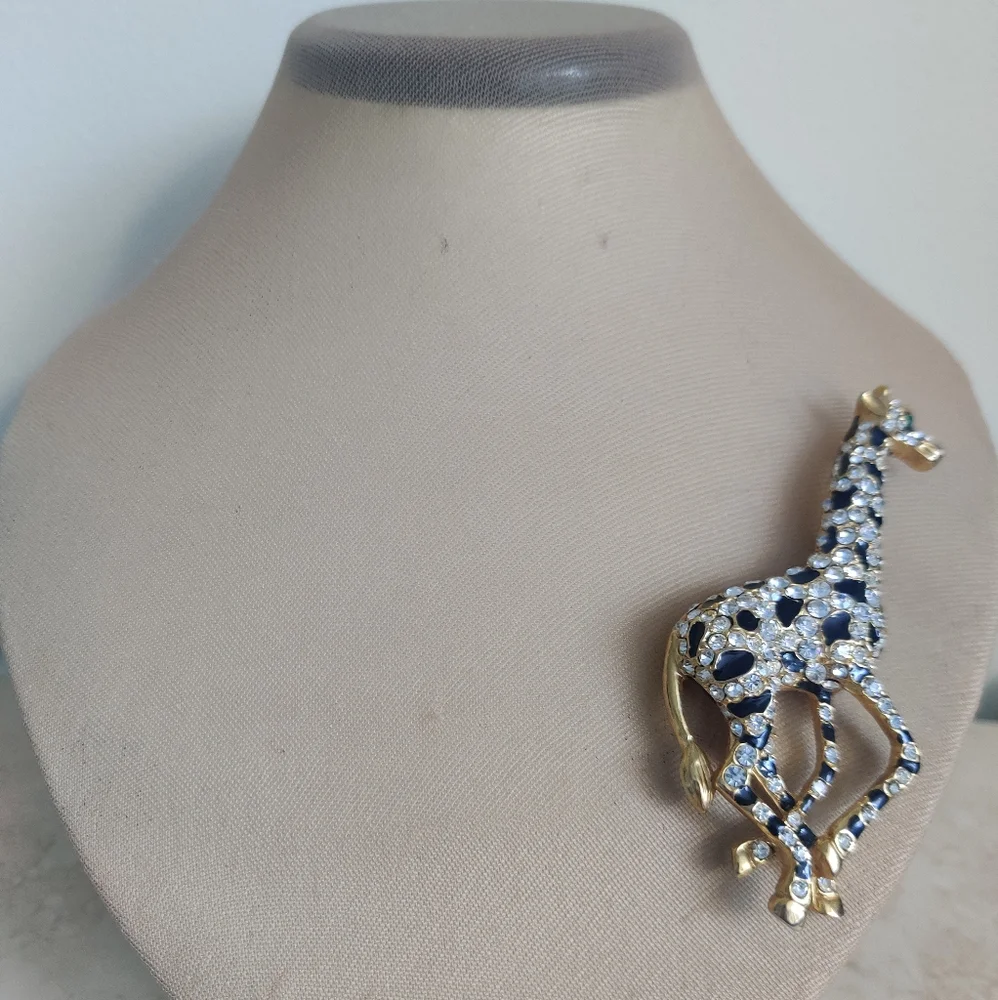 Vintage elegant giraffe brooch🦒 - Picture 4 of 9